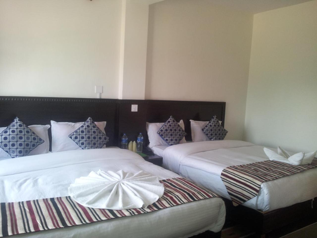 Hotel Admire Pokhara Pvt. Ltd. Екстер'єр фото